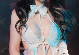 Aram(아람)的私人网络泄露2合集，你难以拒绝的诱惑照片