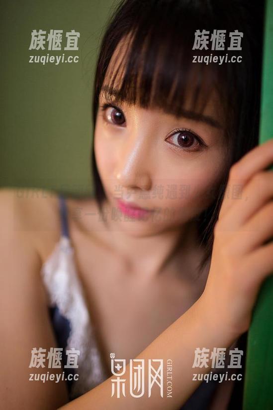GIRLT果团网 - 当尹意纯遇到少女原图，分享一份唤醒记忆的俏皮！
