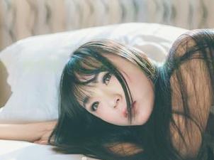 GIRLT果团网 - 慢慢看:钟紫怡在线的连体衣,其实是一场风格的叛逆吗?