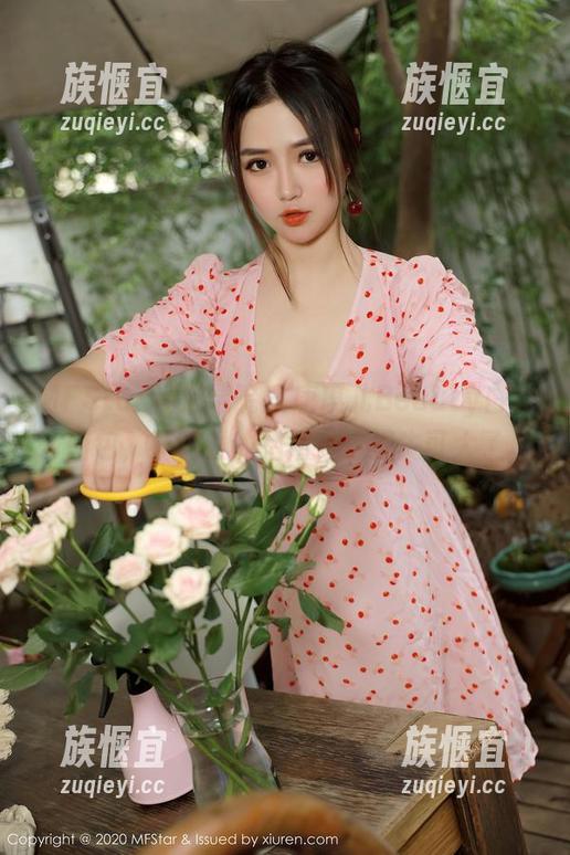 MFStar模范学院-唐琪儿Beauty MFStar模范学院 - 唐琪儿Beauty白裙图包,不花钱的拍照,这损失可大了