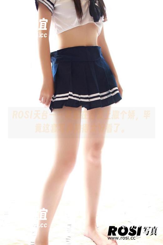ROSI天台——真想在位置上撒个娇，毕竟这套写真拍得太好看了。