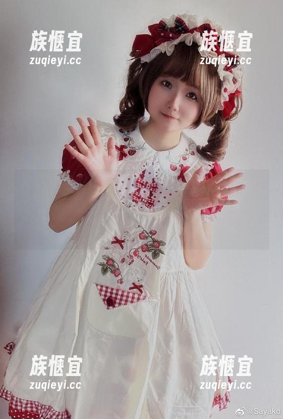 校服图包限时免费，Sayako＿今年4岁说：“勇敢穿出个性，我们可不想变成全校的标本！”