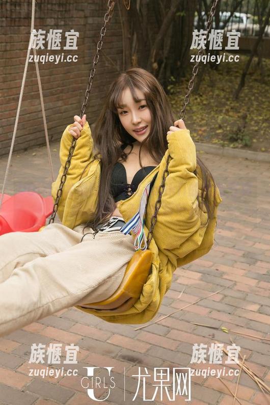 UGirls尤果网 - 禅叽zankii的定制写真，棉袜也能穿出皇后范儿？