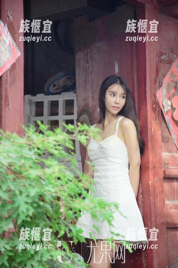 UGirls尤果网 - 护士齐贝贝的日常：原图和合集，带你见识稀奇事儿！