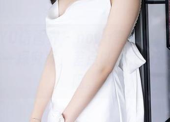 XIAOYU语画界 - nova李雅的秘书图包，快来一探究竟，差点以为我也想当秘书呢。