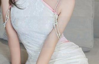 Xiuren秀人网 - 一位空姐的美图冒险——Emily尹菲的写真再度让人想象之飞扬
