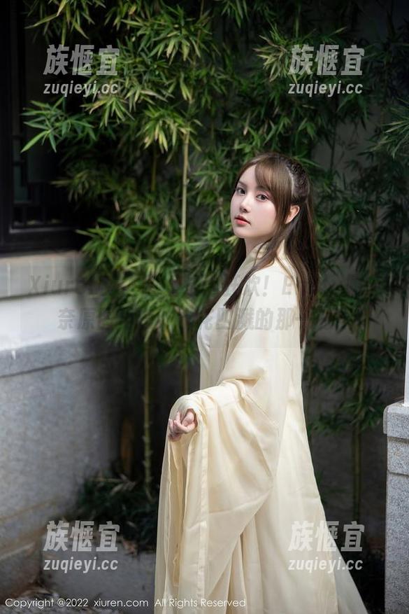 Xiuren秀人网-Emily顾奈奈 Xiuren秀人网 - 泳池狂欢!Emily顾奈奈原图全套,水花四溅的那一刻!
