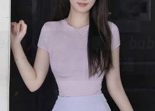 Xiuren秀人网 - 戴上眼镜，baby嘉茵私拍图集里的小奇遇