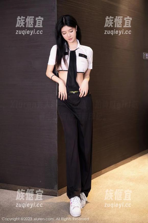 Xiuren秀人网-拍黄瓜girl Xiuren秀人网 - 写真里,拍黄瓜girl戴着牛仔裤的反叛印记。