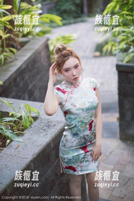 Xiuren秀人网 - 王曼柔的私房，撞上了那件皮衣，感觉就像被深深吸引...