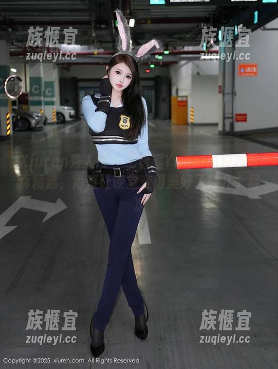 Xiuren秀人网 - 王馨瑶Yanni的校园写真精选，简直让课堂变得美好了好几个层次