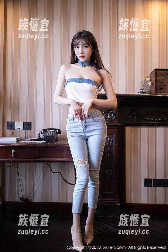 Xiuren秀人网 - 某种程度上，软糖爱喝奶的夏日写真，图片就像一杯奶昔，没喝就要想象，喝了模样更彻底！