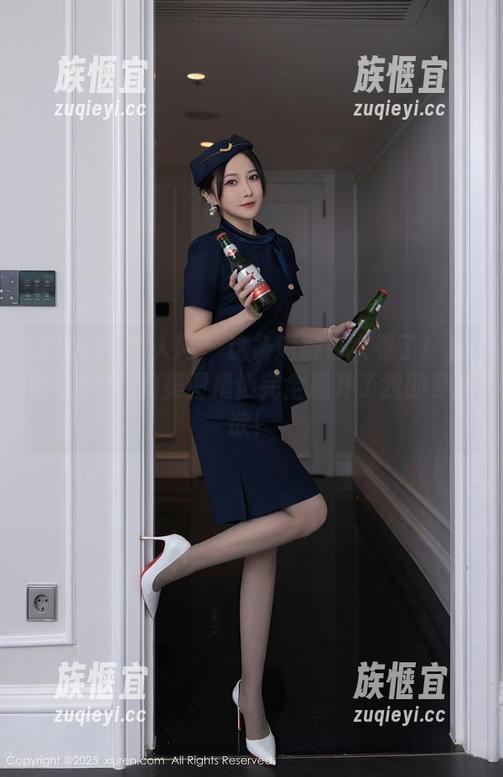 Xiuren秀人网-金妍兮Saki Xiuren秀人网 - 这条短裤也太卷了!金妍兮Saki的美图精选完全提升了我的穿搭欲!