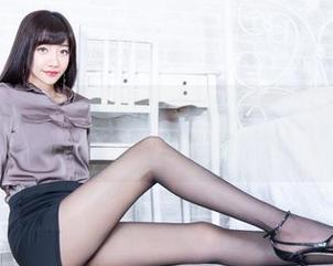 beautyleg - Avy用她的连衣裙定制了一个‘免费’怦然心动的模式，原图先来一麻袋吧！