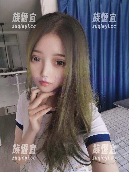 eloise软软说，她的高清cos需要点额外滤镜哦～