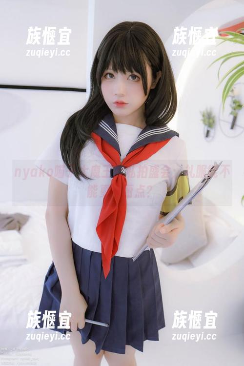 nyako喵子大魔王的私拍盛会：礼服能不能更华丽点？