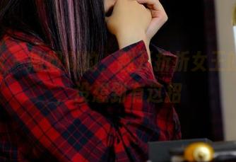 pans - 抽烟似的，翻开折折女王的原图，没想到有这招