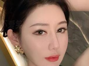 微密圈 - 不爱笑的赛琳的高清写真集，啥用心看，宁愿快点放大！