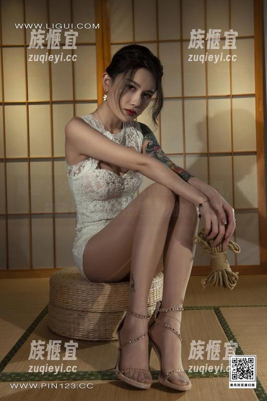 丽柜 - 汐汐在画面里发出玉脂的香气，不知道是她的妆还是我抽的咖啡？