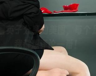 丽柜 - 看英子分享的美图，每个足部细节我都想评论一番！