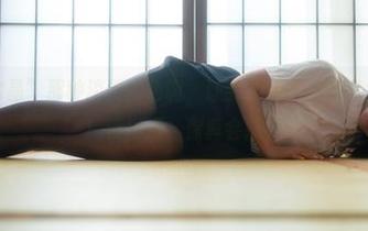 原图“黄水晶”那种淡淡的色调，让我捡到了一张高大上的壁纸！云溪溪，你真会挑！