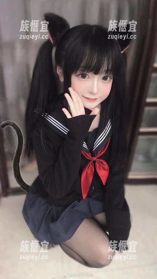 制服写真合集：佳佳好难啊，今天你又放飞自我了吗？