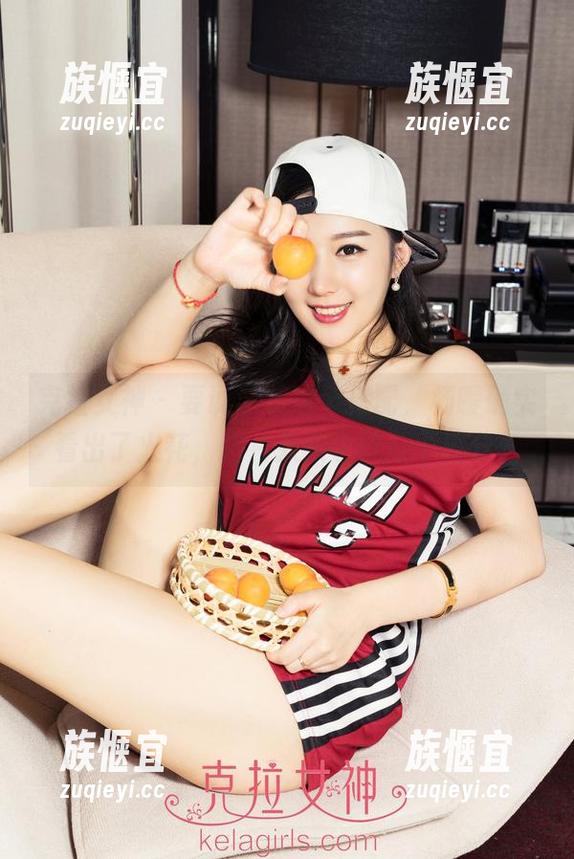 克拉女神 - 要说泳装这个搭配，杨暖确实看出了火花，图片效果也能打个高分。