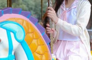 兔玩映画：尝尝白婚纱和初音未来的搭配，免费的图集等着你！