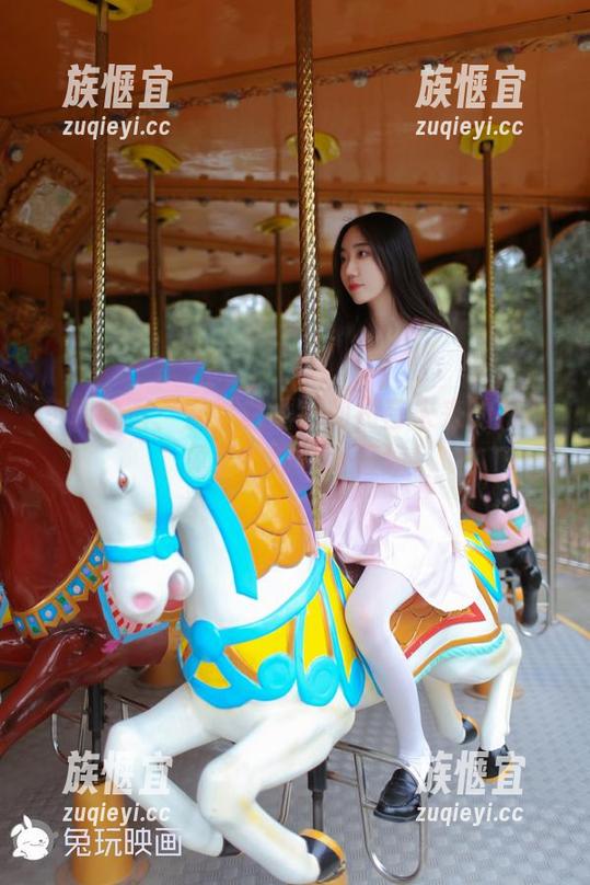 兔玩映画：尝尝白婚纱和初音未来的搭配，免费的图集等着你！