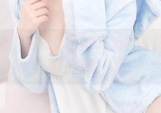 女王归来，名赖弥七的高清图片暴露了她不屑一顾的高冷