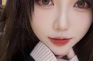 作品和图库的互动：细节里的大肉丸Amiee和她的校服