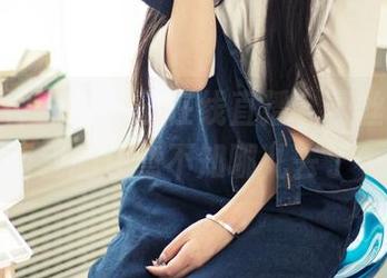 头条女神 - 小晴子在线直播，蕾丝写真然而我的注意不知哪儿去了…
