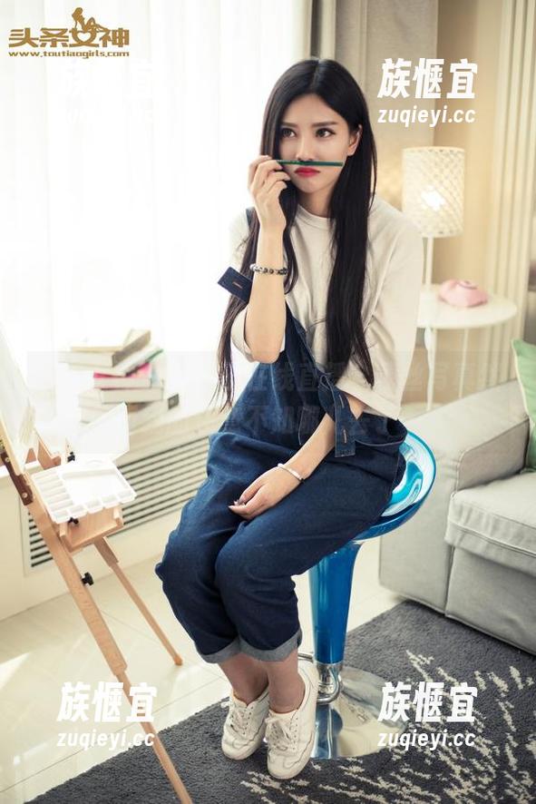 头条女神 - 小晴子在线直播，蕾丝写真然而我的注意不知哪儿去了…