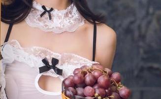 头条女神 - 图库里的杨漫妮：白色总是令人期待的选择