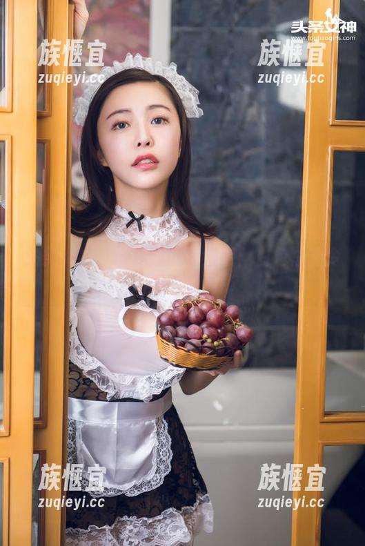 头条女神 - 图库里的杨漫妮：白色总是令人期待的选择