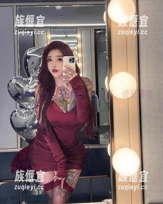 微密圈 - 奈斯希希的泳池写真，快来凑热闹吧！