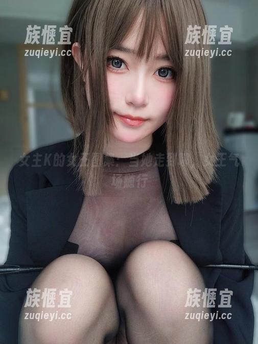 女主K的女王图集：当她走到哪，女王气场随行