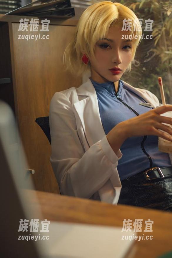 如月灰的写真精选，酒吞僵尸一出场，视线立马就被抓走了。
