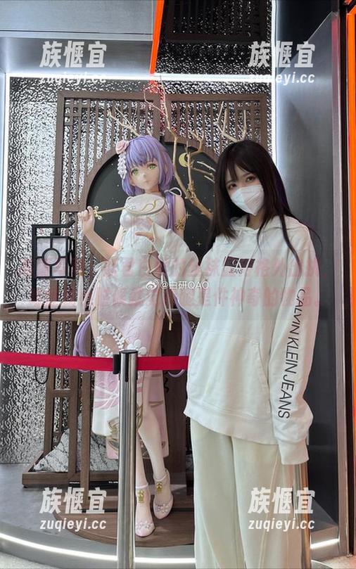 高清写真，妖君白研的丝袜显得格外出挑，难怪我小时候就觉得腿是件神奇的物品。