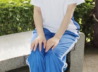 小众视觉 - 小琳儿的运动写真，像是在跟风追赶某种看不见的节奏