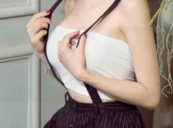 尤果网 - 本以为是优雅，结果只是一双“我崴了”的高跟鞋，佟蔓写真集分享上菜啦！