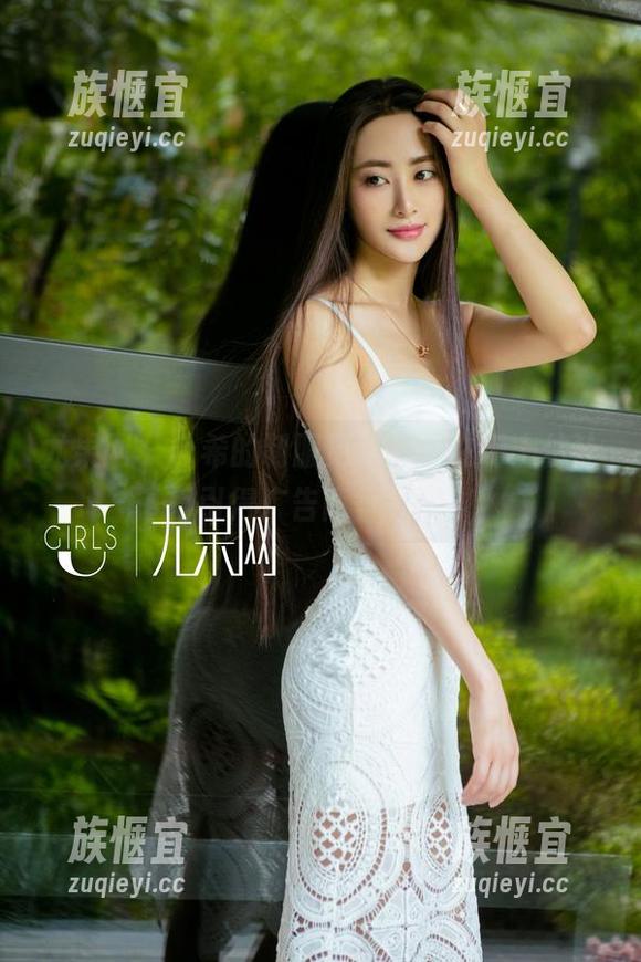 尤果网 - 叶希的制服更新，走在街上估计引得广告商争抢！