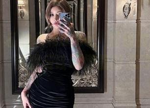 微密圈 - 私拍希希Gina：婚纱的摇曳与瞬息，资源应该叫懒散的流动。