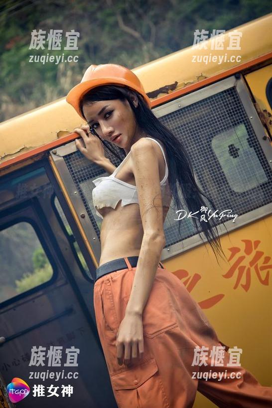 推女神 - 莫晓茜sunny的礼服：网盘里的一线希望和失落