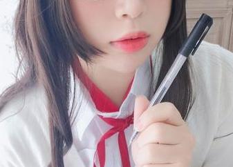 杏子夫人来了最新的美图，剧情似乎在慢慢展开，我好像也看得有点入迷了。