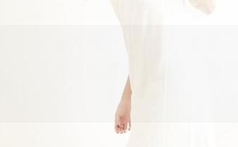 果团网 - 王语纯在办公室的“全套”原图，像极了白领逆袭的真实写照，刺激又真实。