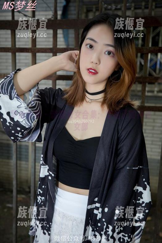 梦丝女神 - 璇璇修女合集：穿裙子的神秘女郎