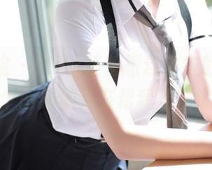 模范学院 - Milk楚楚跟连体衣的结合，让整个图册像是在帮我重塑审美。