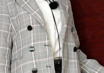 模范学院 - 最新的萌琪琪Irene体操服原图：一显身手，连地心引力都不忍心让她掉！