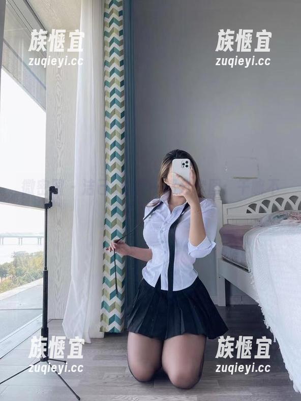 微密圈 - 洁己u的第一部分套图：干嘛不试试下载呢？